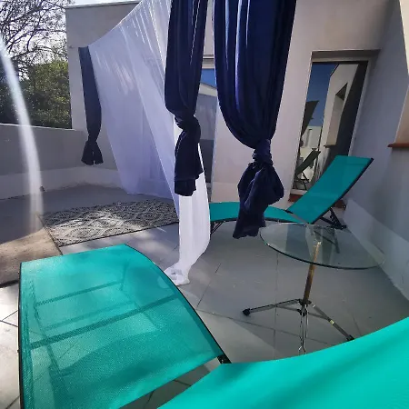 Villa Cool Mediterranean Life 8 People Jacuzzi Barbecue Gametrampoline 2 Parking
