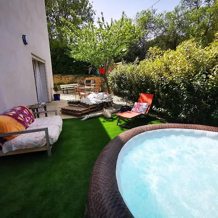 Villa Cool Mediterranean Life 8 People Jacuzzi Barbecue Gametrampoline 2 Parking *